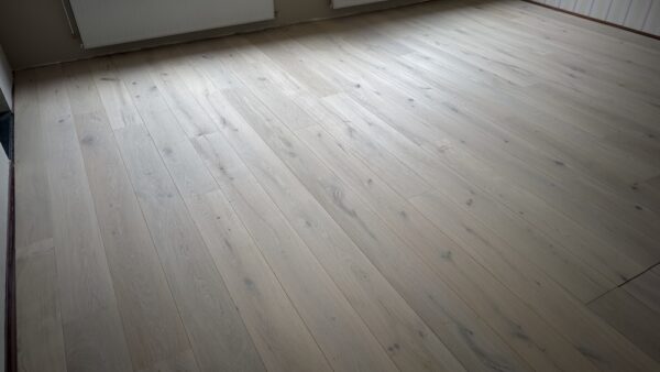 eiken vloer een andere kleur geven